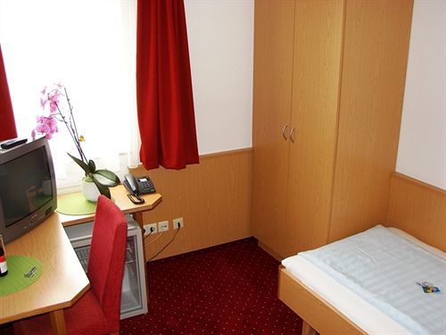 Business Hotel Boblingen-Sindelfingen Εξωτερικό φωτογραφία